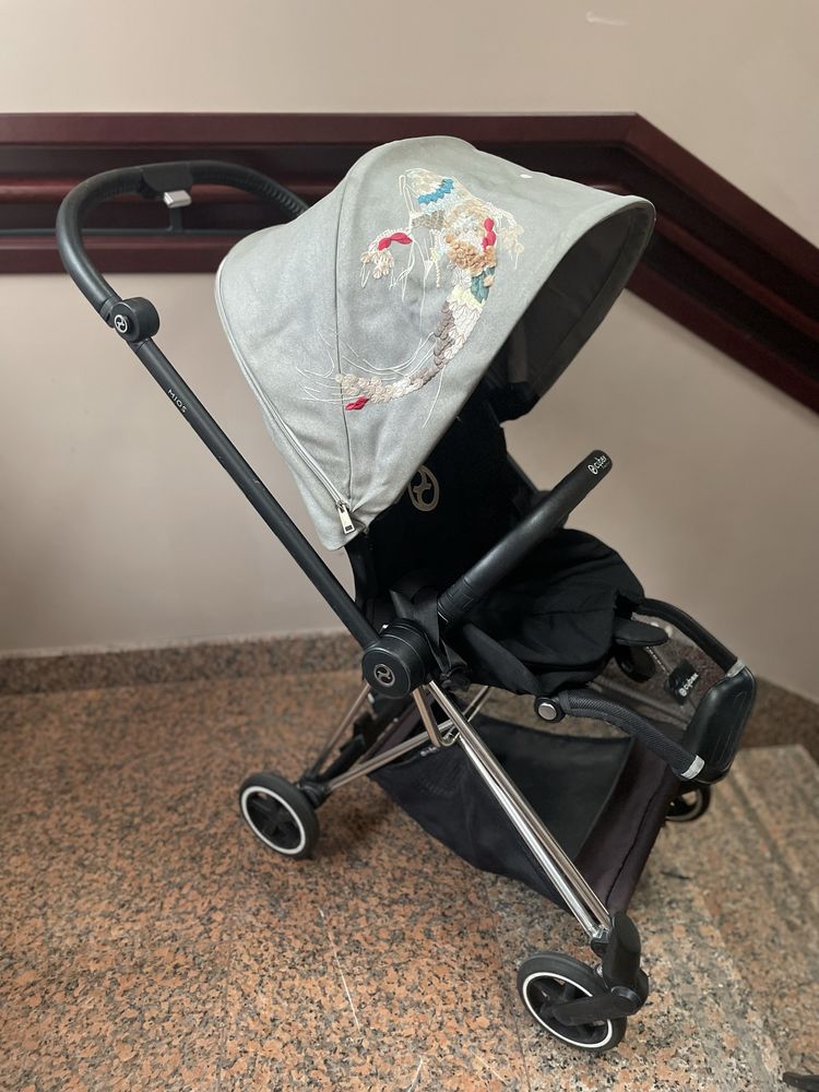 Cybex Mios Koi Crystal Lized wózek spacerowy szary czarny limitowany