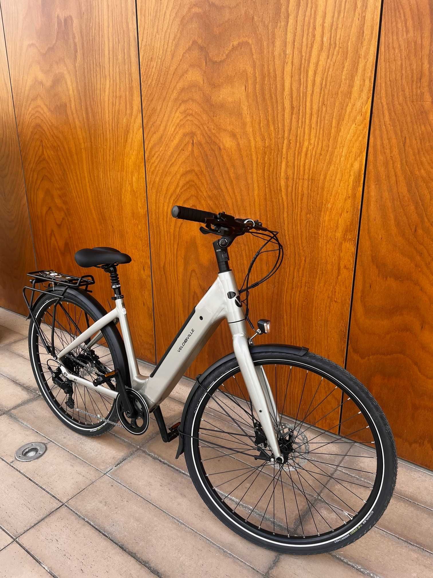Rower miejski elektryczny Vello de Ville 6TY – WYPRZEDAŻ