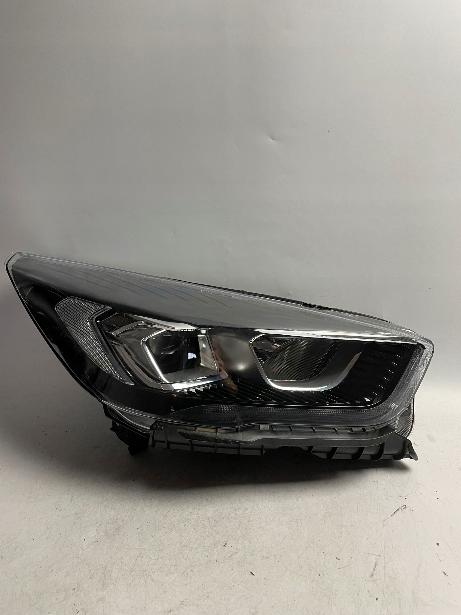 FORD KUGA MK2 II ST Line lampa prawa soczewka + led