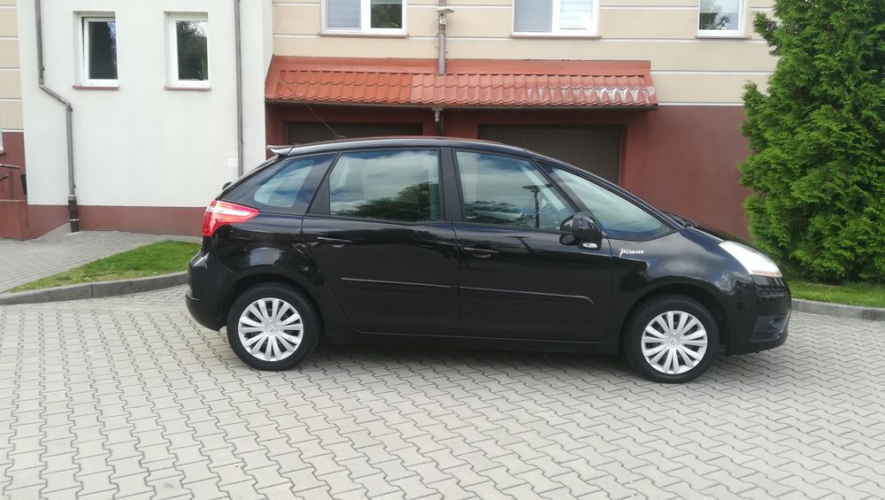 Sprzedam ładnego  C4 Picasso oszczędny diesel.Auto z hakiem