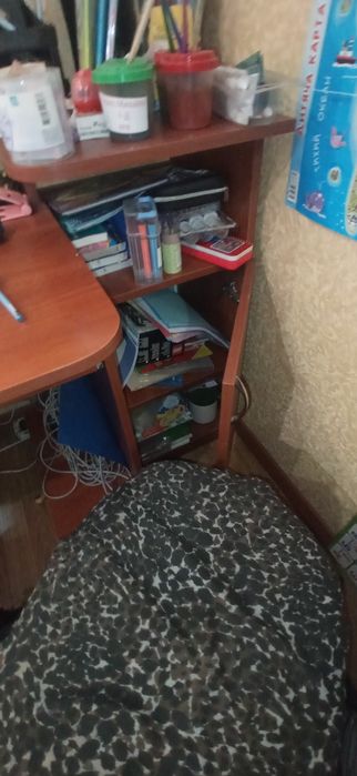 Продам письмовий стіл,робився під заказ в кімнату на двох дітей