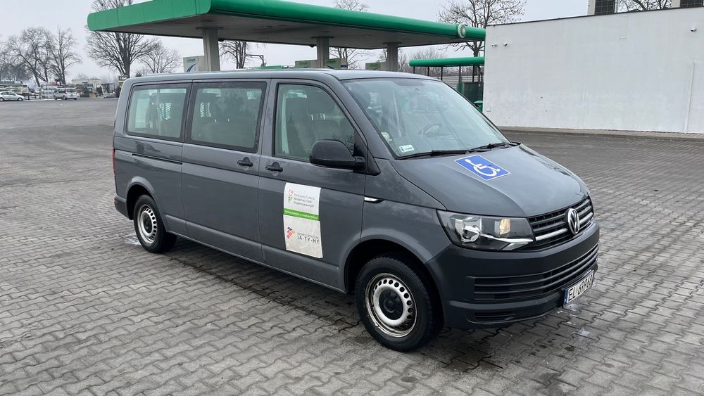 Volkswagen Transporter VW T6 z windą dla niepełnosprawnych