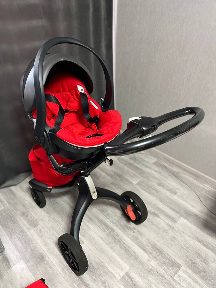 Коляска STOKKE.