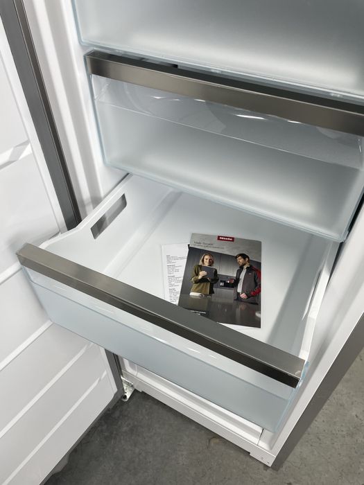 Miele FNS 4782 D edt/cs, морозильна камера NoFrost