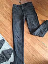 Spodnie jeansowe Cropp xs przecierane