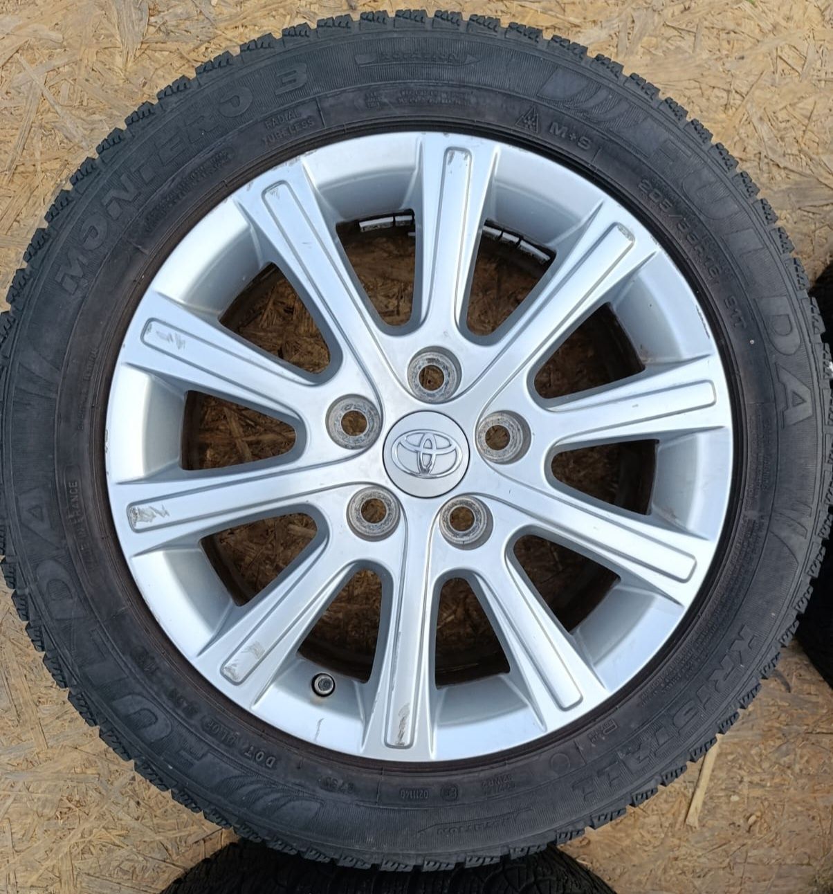 Felgi 16 5x114.3 Toyota Auris Corolla Avensis Camry Verso Rav4 ET45