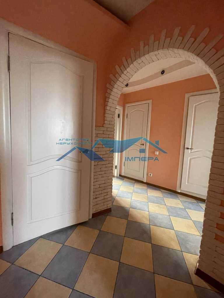 Продам 4к квартиру на Леваді