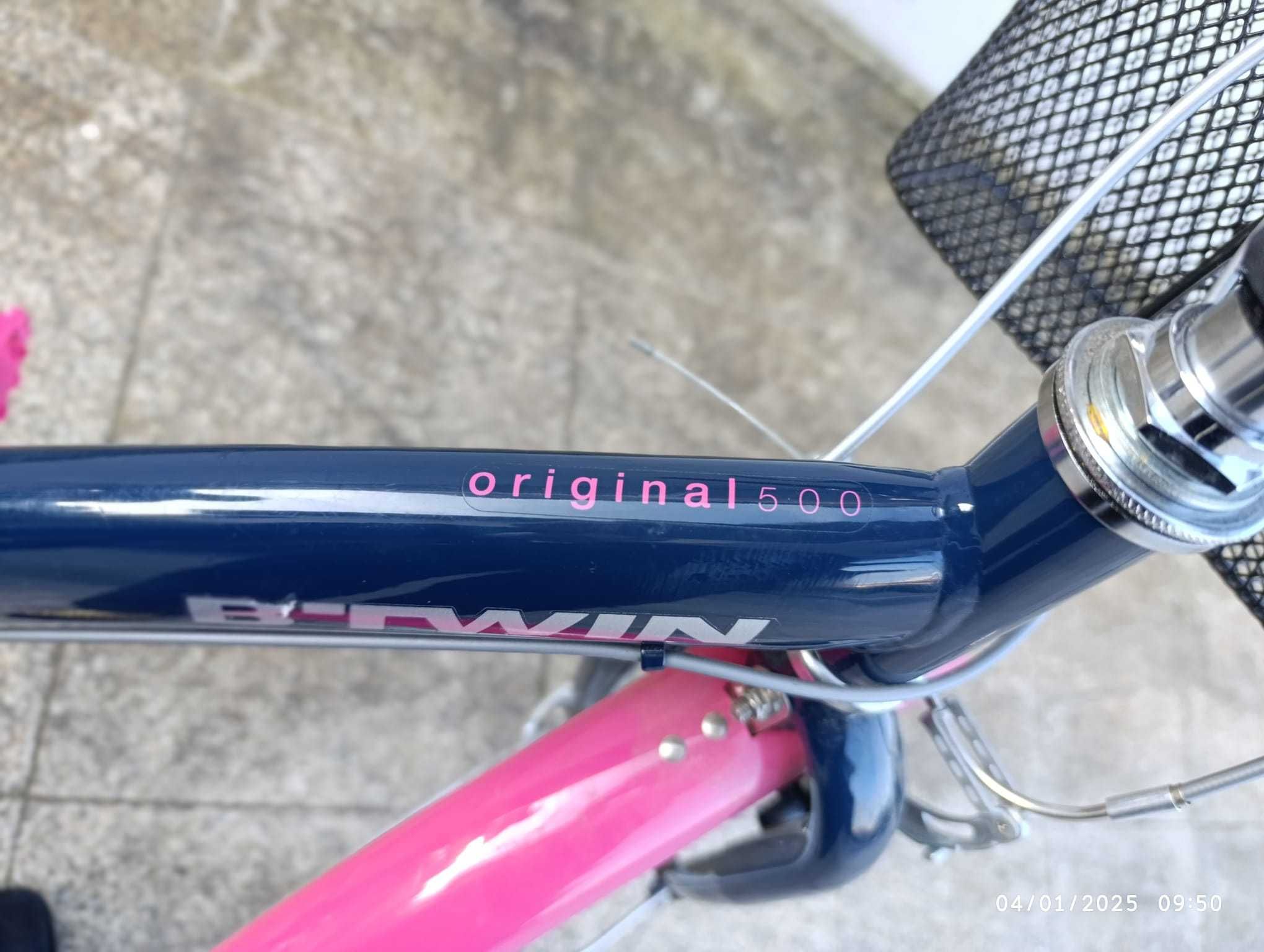 Bicicleta BTWIN roda 24 com cesto.