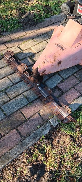 Kosa spalinowa listwowa