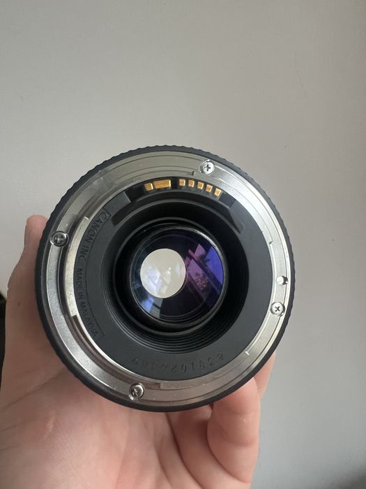 Довгофокусний об’єктив Canon ЕF 75-300mm f/4-5.6 в ідеалі