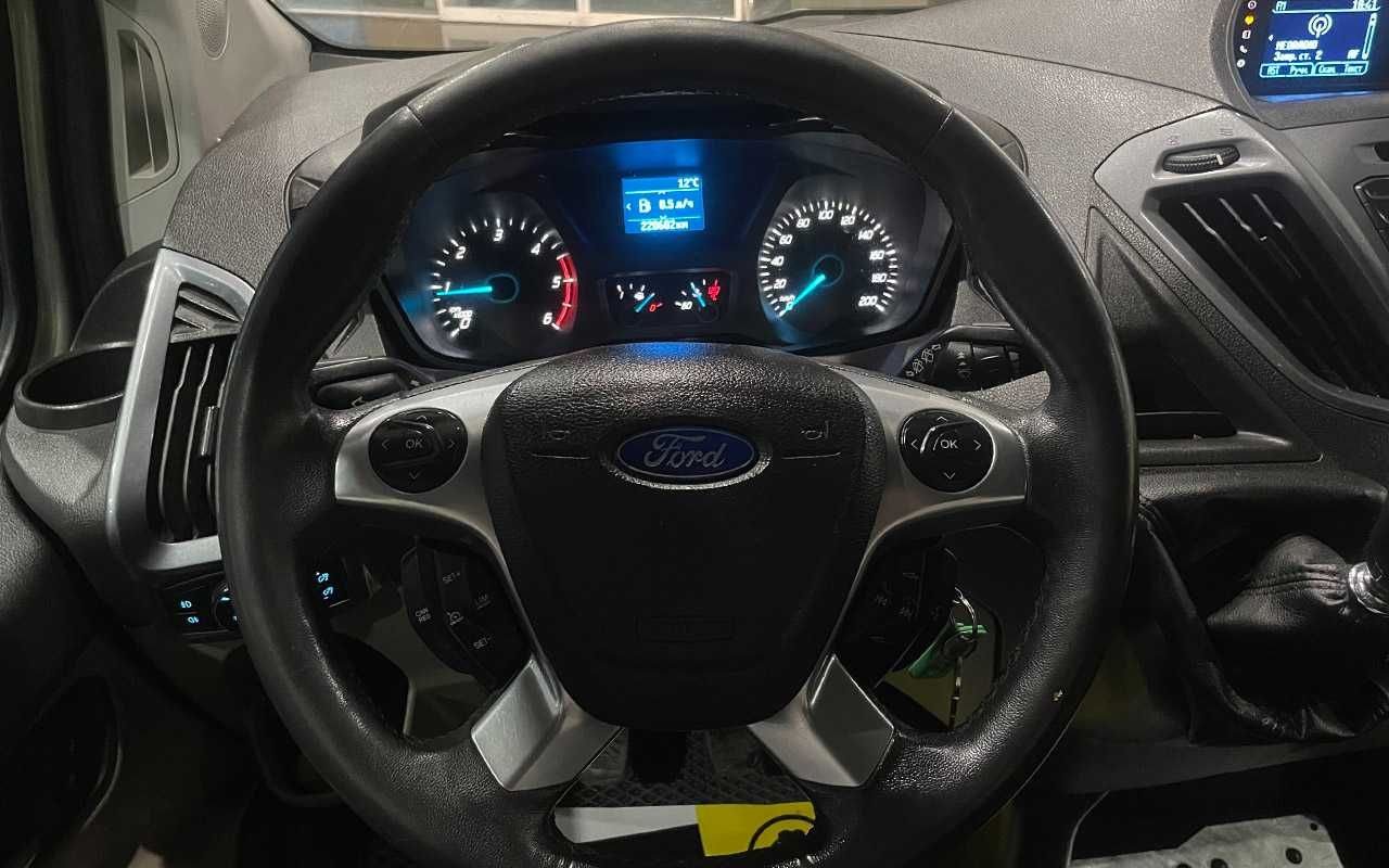 Ford Tourneo Custom 2013
