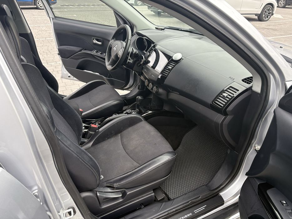 Mitsubishi outlender xl 2011 2.4 бензин, варіатор (автомат)