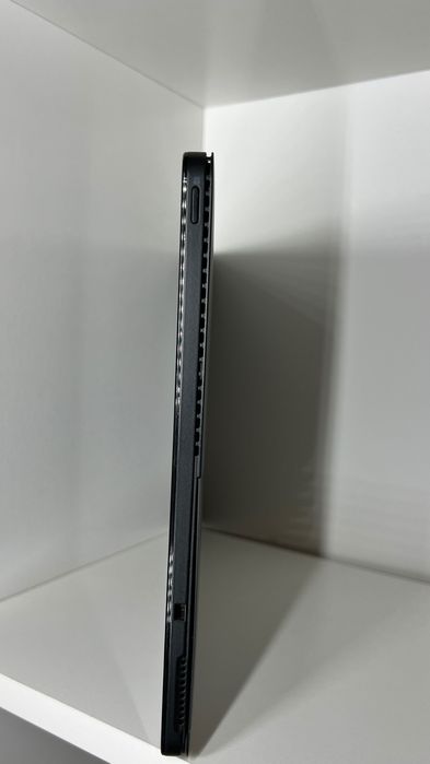 Dell Latitude 5285
• Procesor: Intel Core i3-7100U