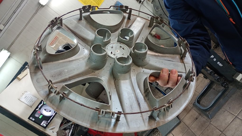 Sprzedam komplet kołpaków strukturalnych 17" Opel Astra Insignia Zafir