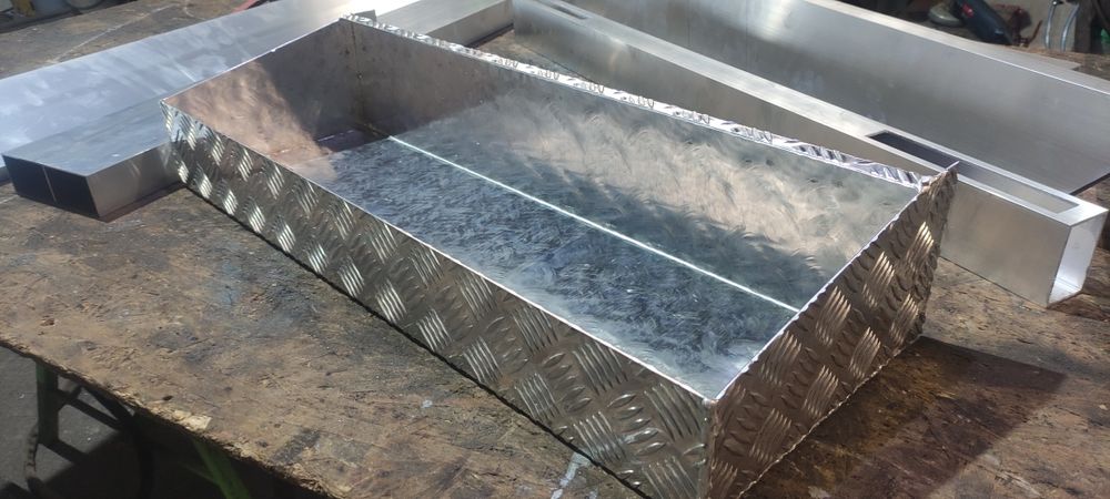 Aluminiowa skrzynia wyprawowa offroad bagaznik dachowy