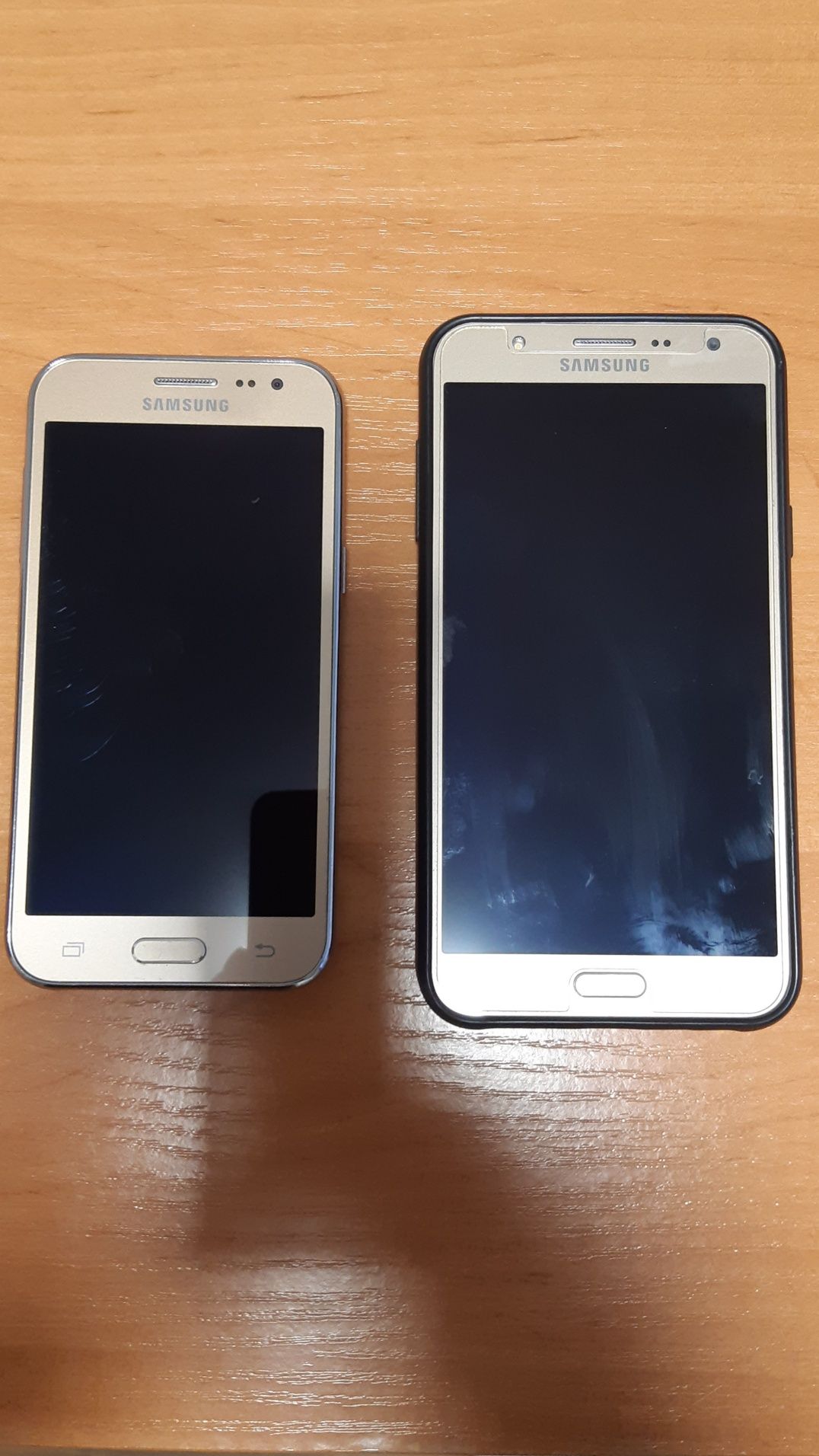 Продам телефон Samsung J2, J7 (битые дисплеи)