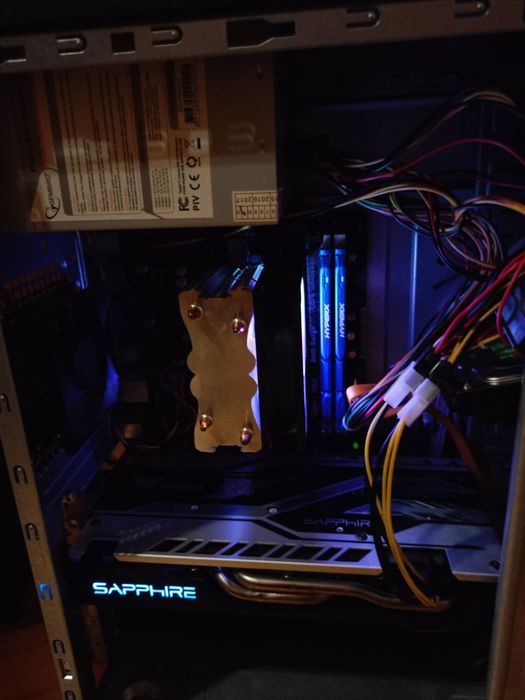 Продам ігровий пк в комплект іде монітор та мишка та клавіатура