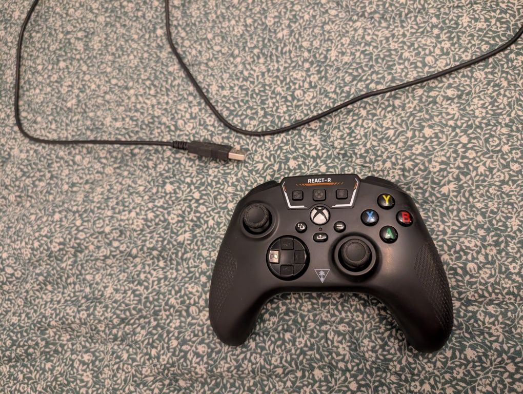 Comando com Fio React-R Preto - Xbox Series S/X
