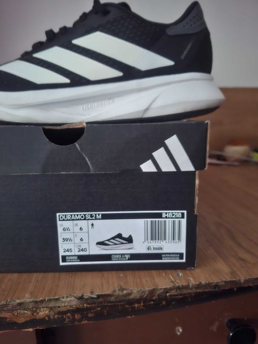 Sapatilhas adidas como novas