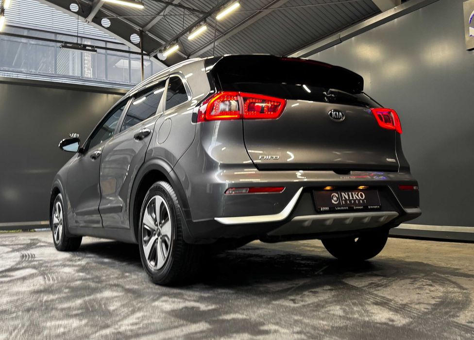 Продам гібридну Kia Niro 2017, 1.6 (HEV)