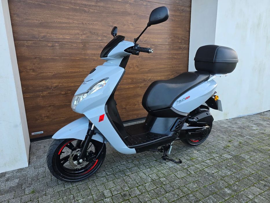 Peugeot Kisbee 50 4T led wtrysk speedfight kufer