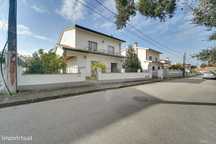 Moradia T4 para venda