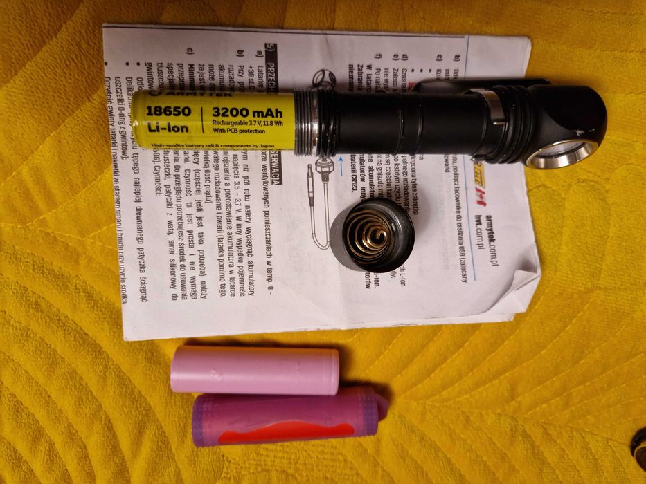 Latarka  Armytek WIZARD C2 PRO +Ładowarka Armytek Handy C2 Pro