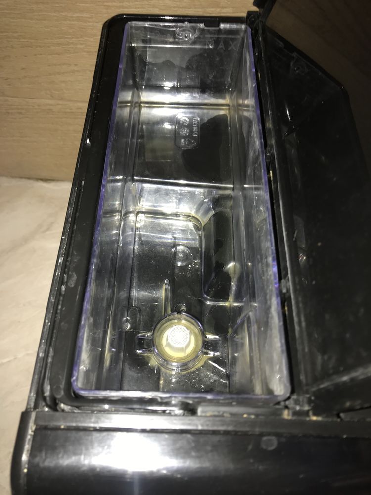 Продам кофемашину FHILIPS 8827