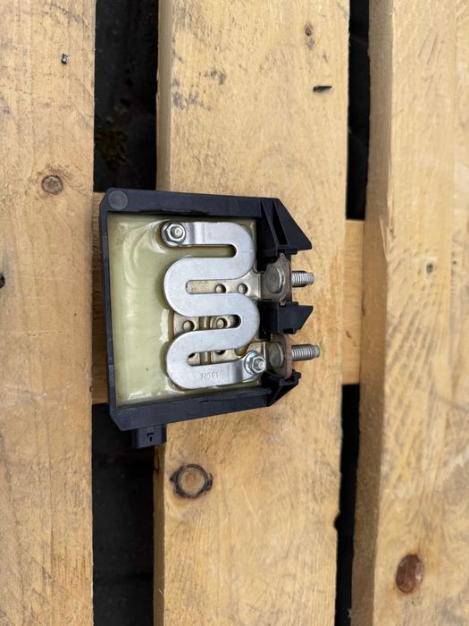 Піропатрон клема Mercedes E-class W213 W238 A0009061505 в наявності