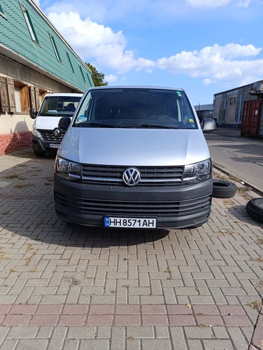 Volkswagen Transporter T 6 2017 пробег 120. Легковой-специалезированны