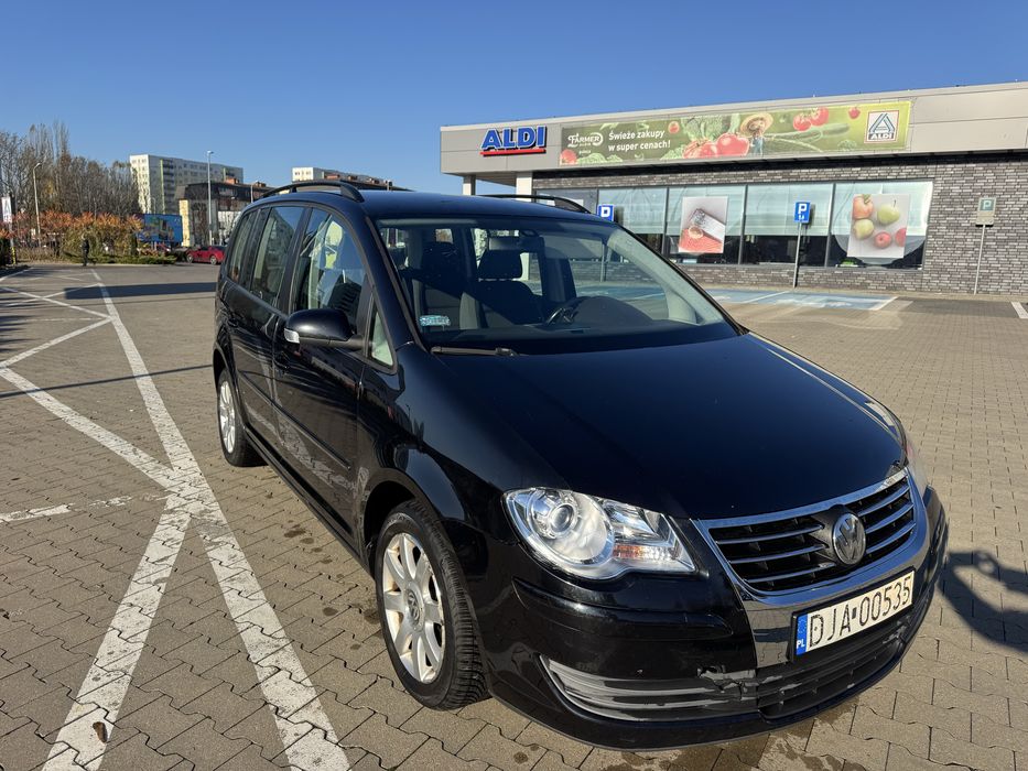 Volkswagen Touran 1.9 Diesel – 2009 r. – zadbany, bogate wyposażenie