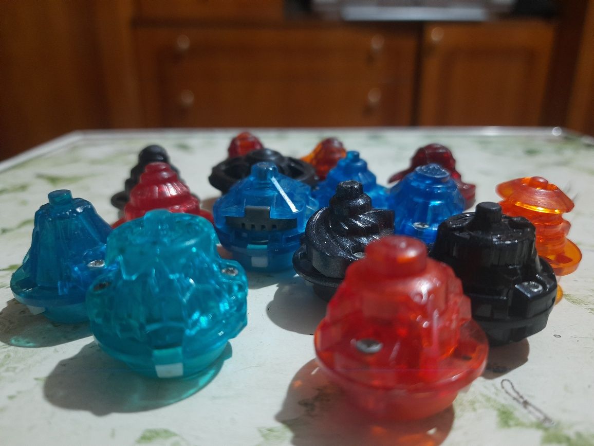 Beyblade волчки б/у