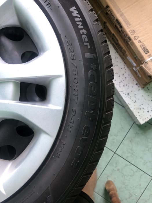 Felgi zimowe z kolpakami bmw 5x120 17”