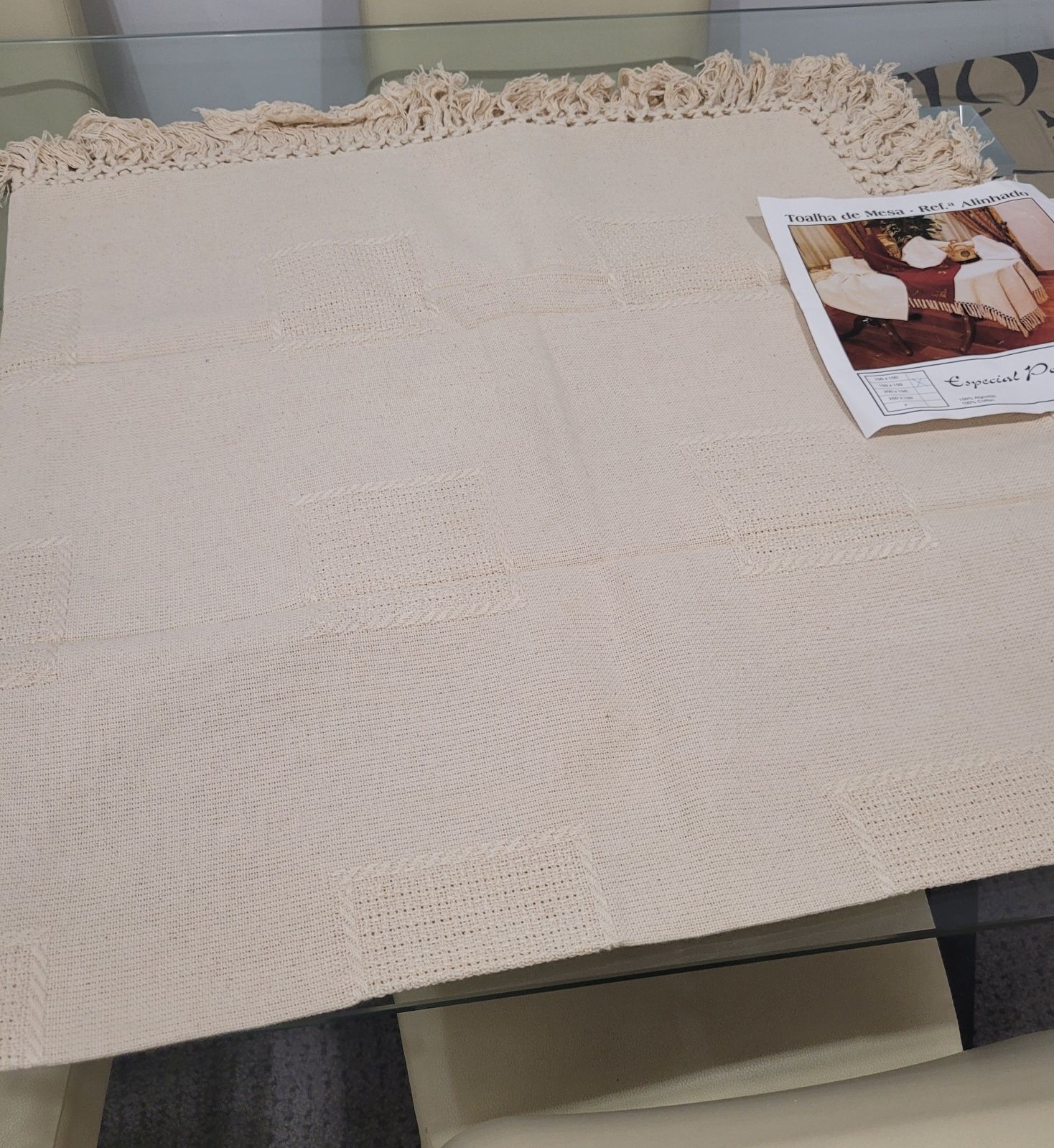 Toalha de mesa bordada de algodão