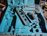 Gwoździarka Makita gn900