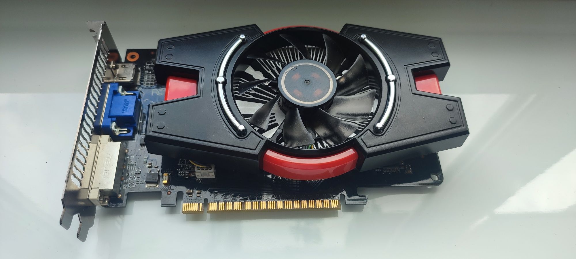 GT 440 1 GB DDR5