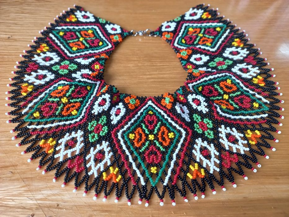 Прикраса на шию з бісеру до вишиванки, намисто, силянка
