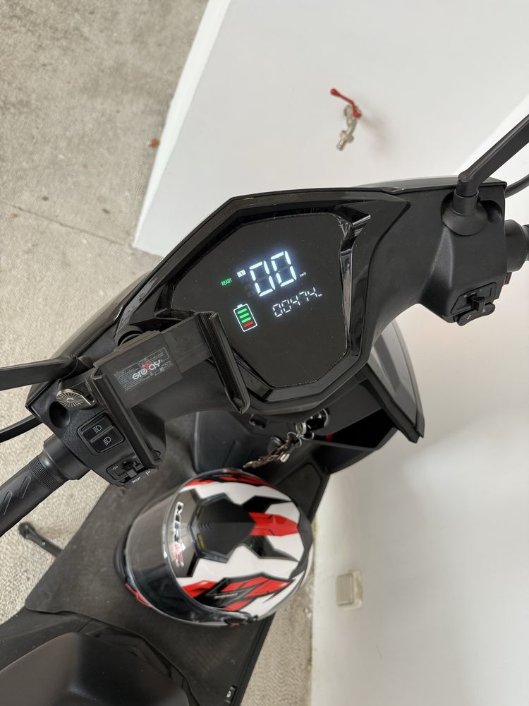 Scooter elétrica (Nova com DUAS BATERIAS)