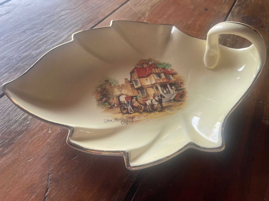 2 Pratos de Porcelana Crown Devon Coaching Days Inglaterra anos 30-40