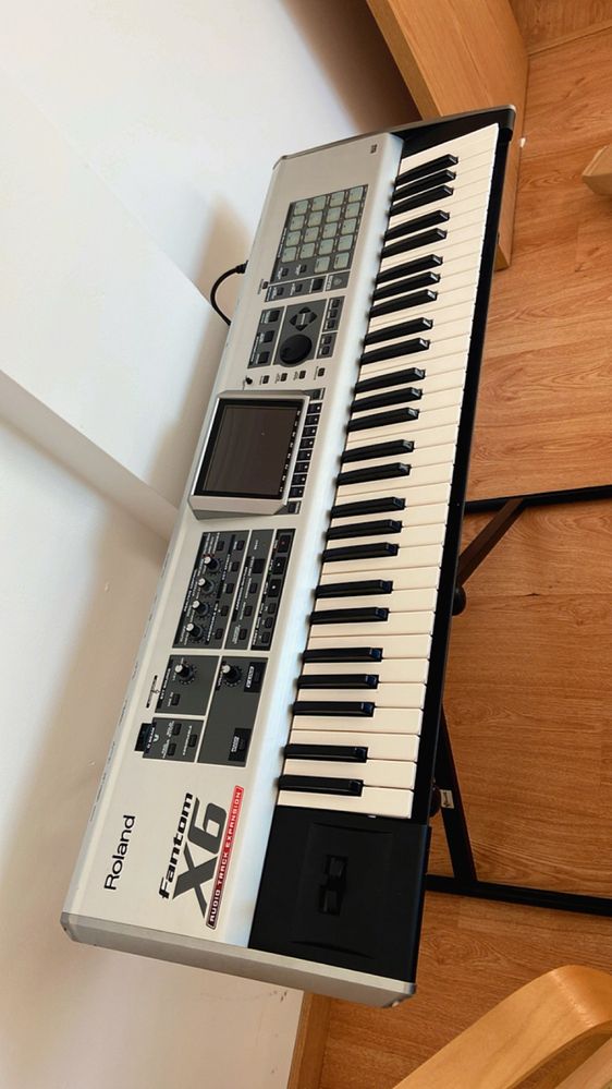 Roland Fantom X6