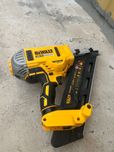 DeWalt DCN 692 - gwoździarka akumulatorowa