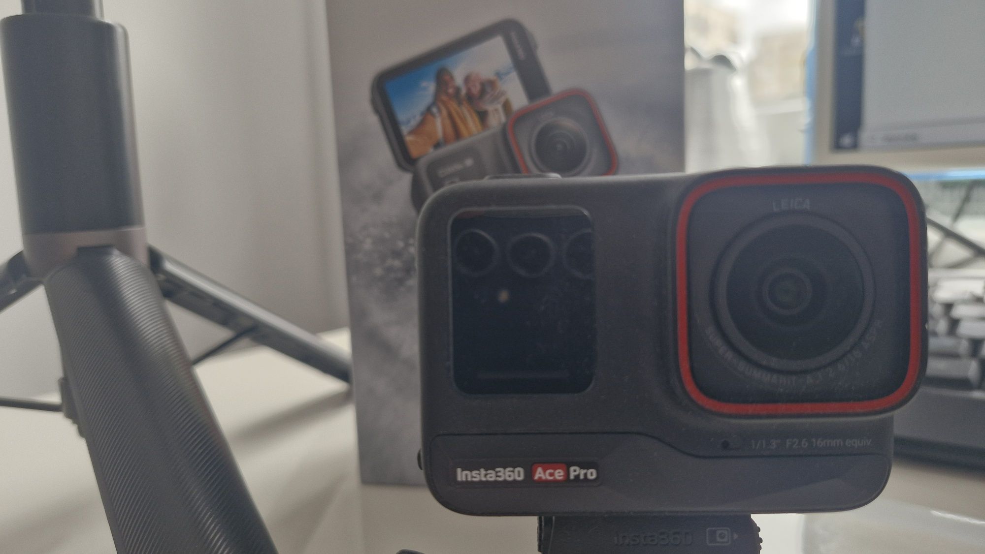 Insta360 Ace Pro z dodatkami