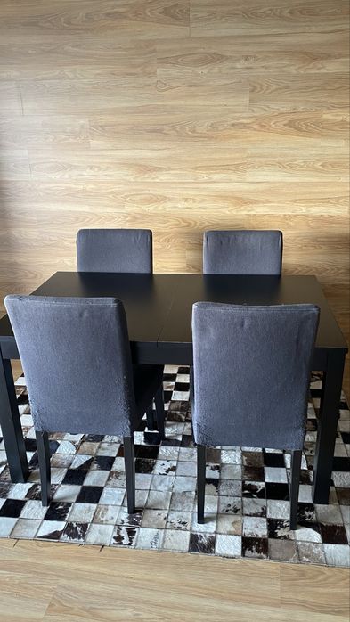 Mesa de jantar com 4 cadeiras Ikea