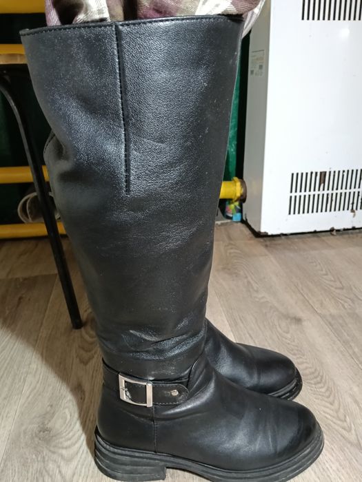 Продам зимові чоботи