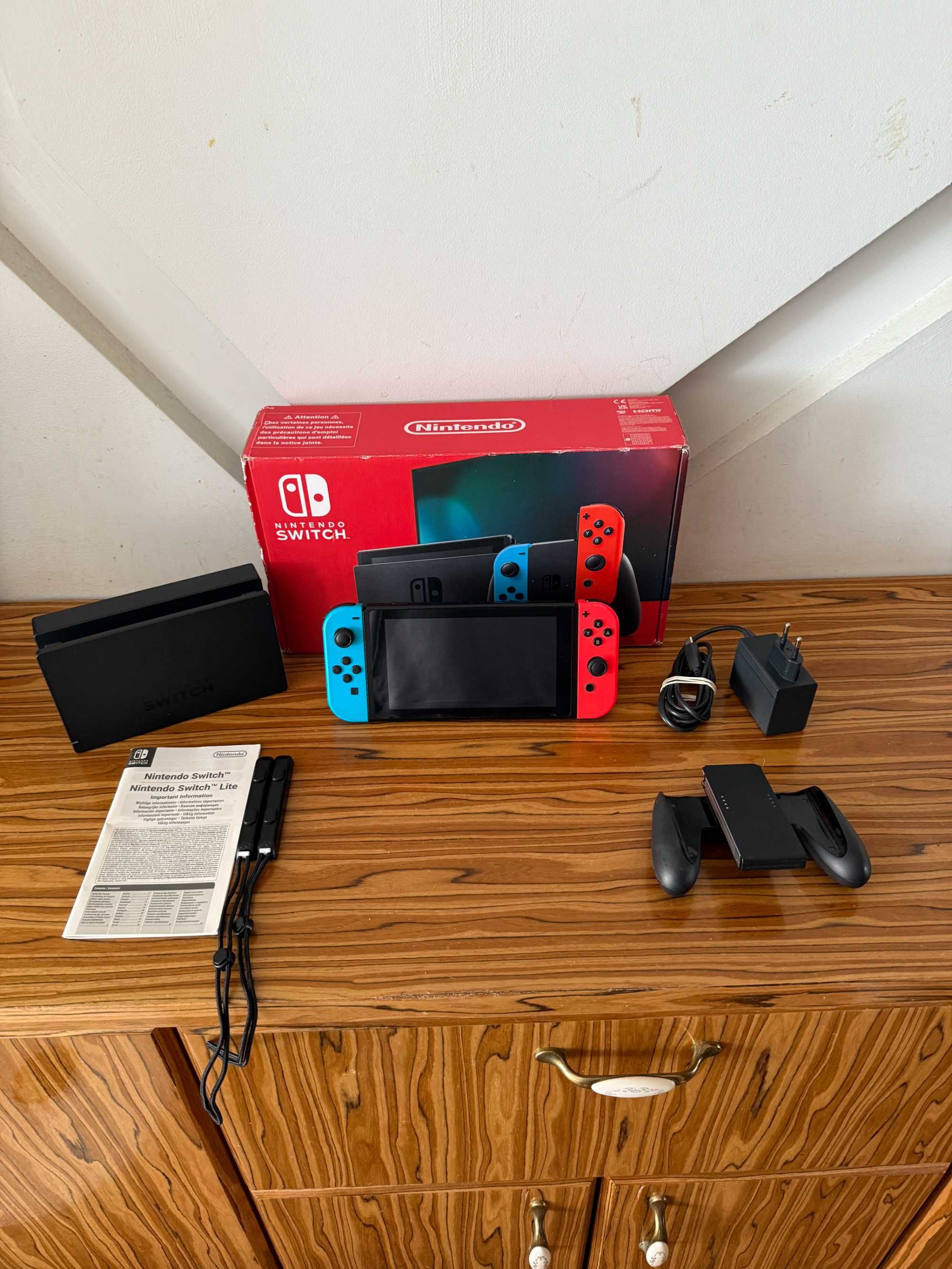 Konsola Nintendo Switch V2 + Akcesoria - Oryginalne pudełko