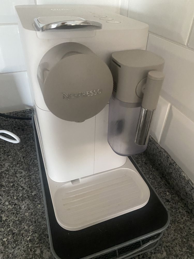 Maquina cafe delonghi nespresso