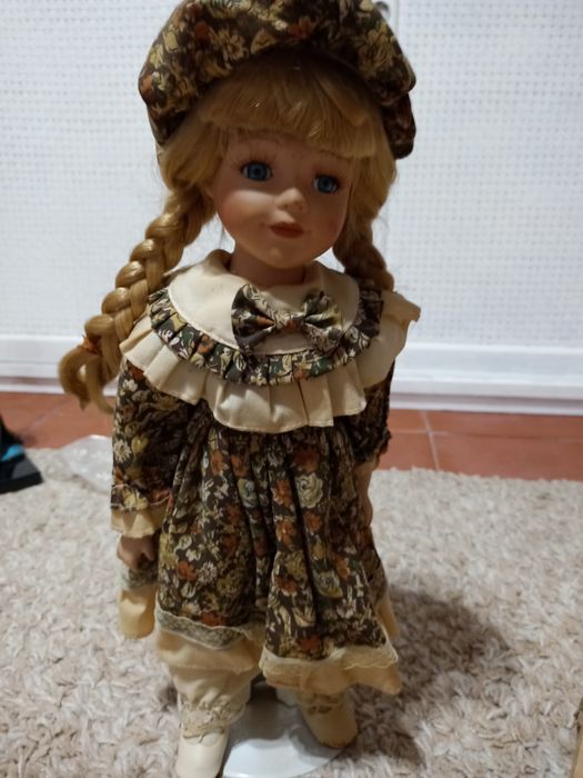 Boneca porcelana antiga (40cm)