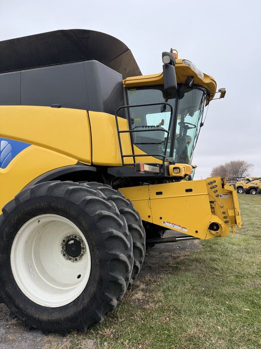 New holland CR9070
