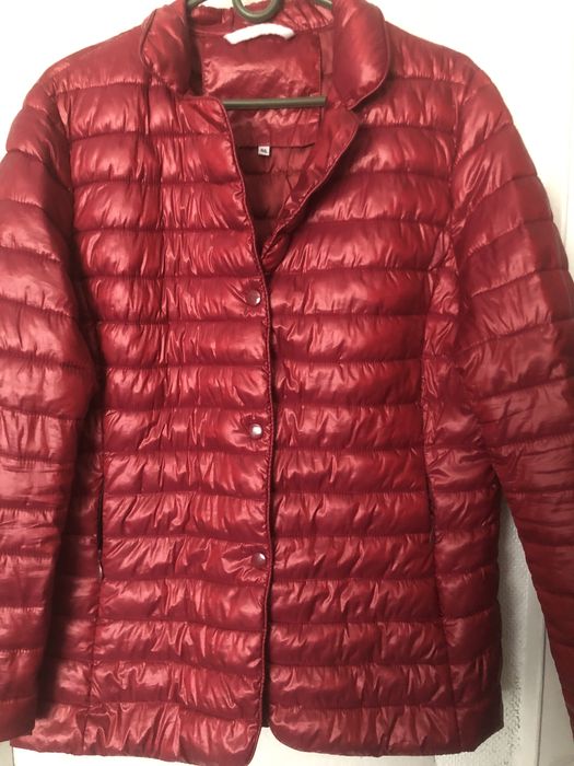 Продам весняну куртку.