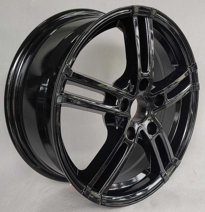 Felgi malow. 16 5x114,3 Kia Ceed Hyundai i30 Duster Auris Megane SX4
